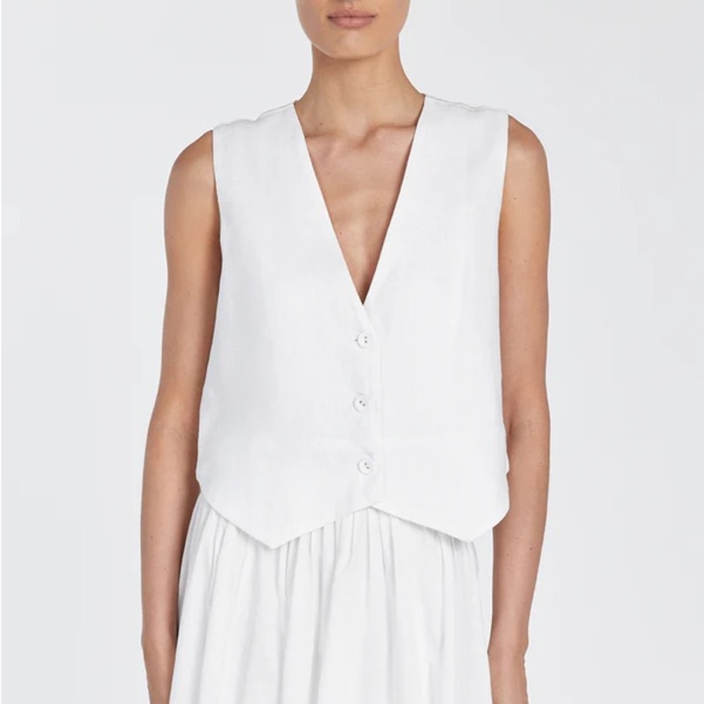 NWT / Dissh / white linen vest